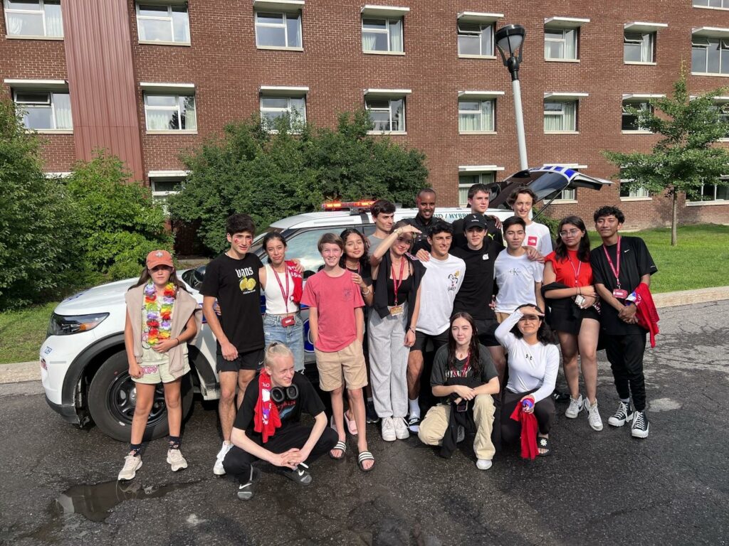Participants du camp d’immersion anglaise à Ottawa avec la communauté locale